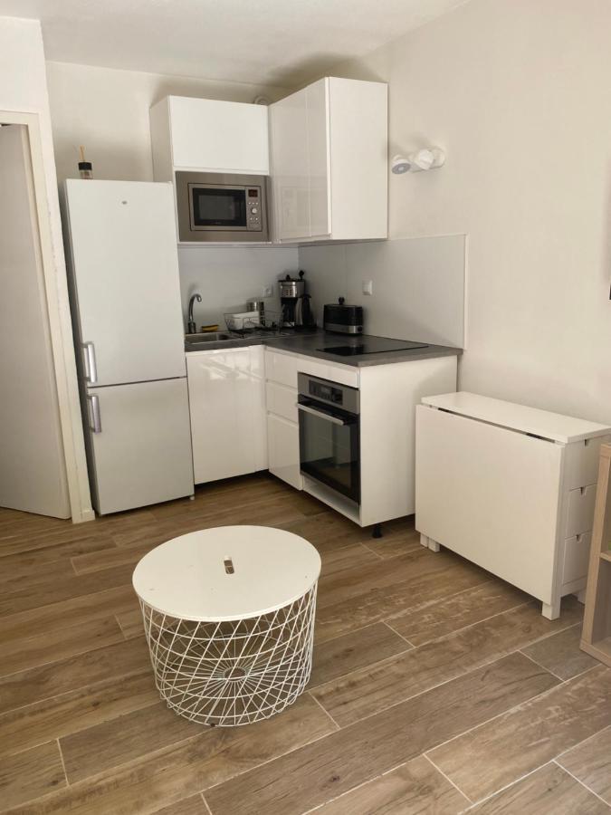 Little Garden Apartment Saint-Cyr-sur-Mer Exterior photo