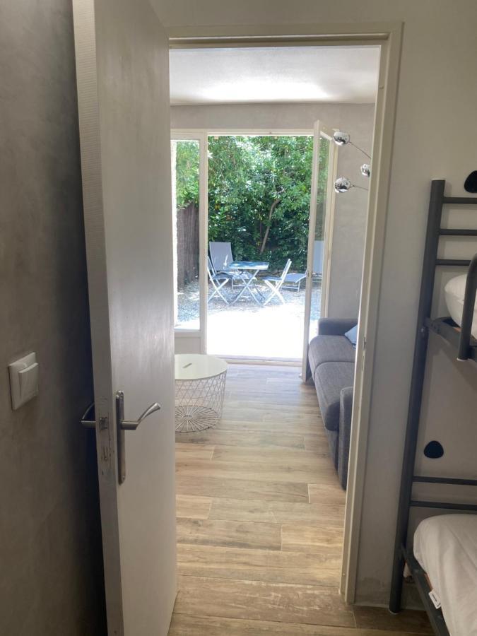 Little Garden Apartment Saint-Cyr-sur-Mer Exterior photo